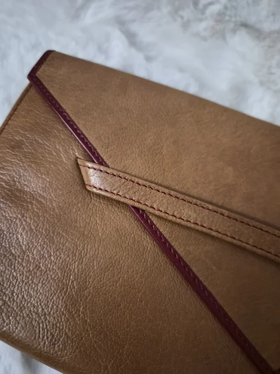 BARNEYS NEW YORK Classic Brown Envelope Leather Clutch - Picture 4 of 8